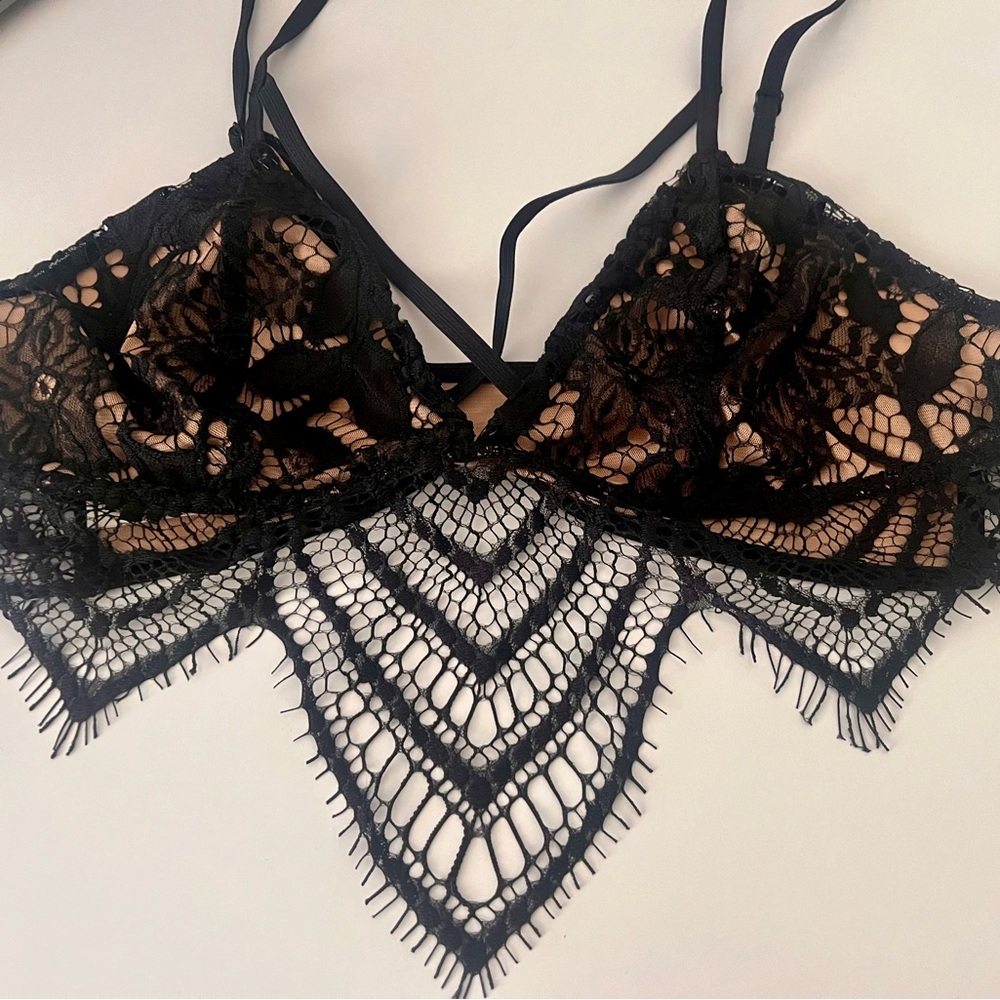 Express Black Lace Bralette lingerie cross over straps and v-front detail